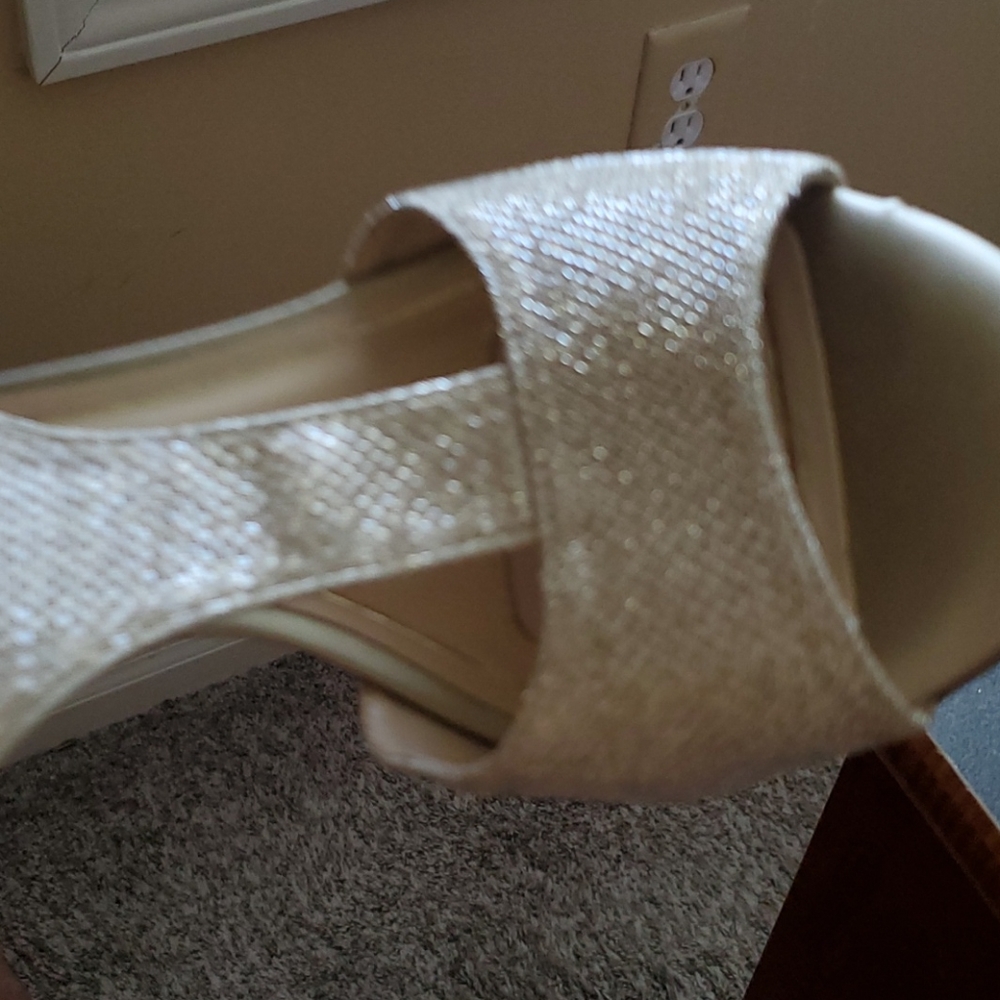 Shoes - Picture 3 of 6